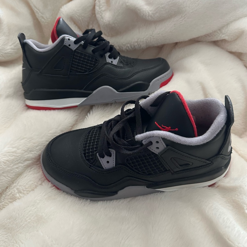 Jordan 4s